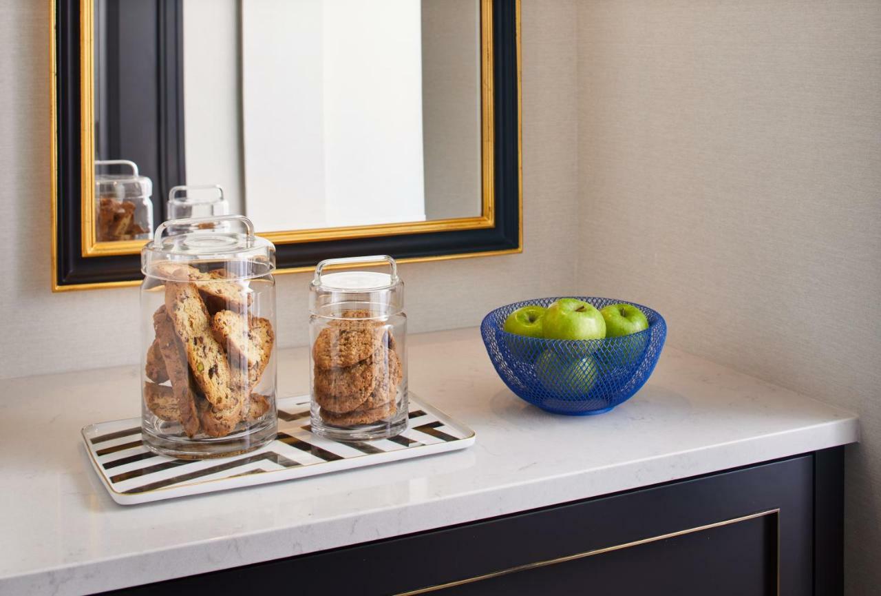 The Whitney Hotel Бостън Екстериор снимка A marble countertop