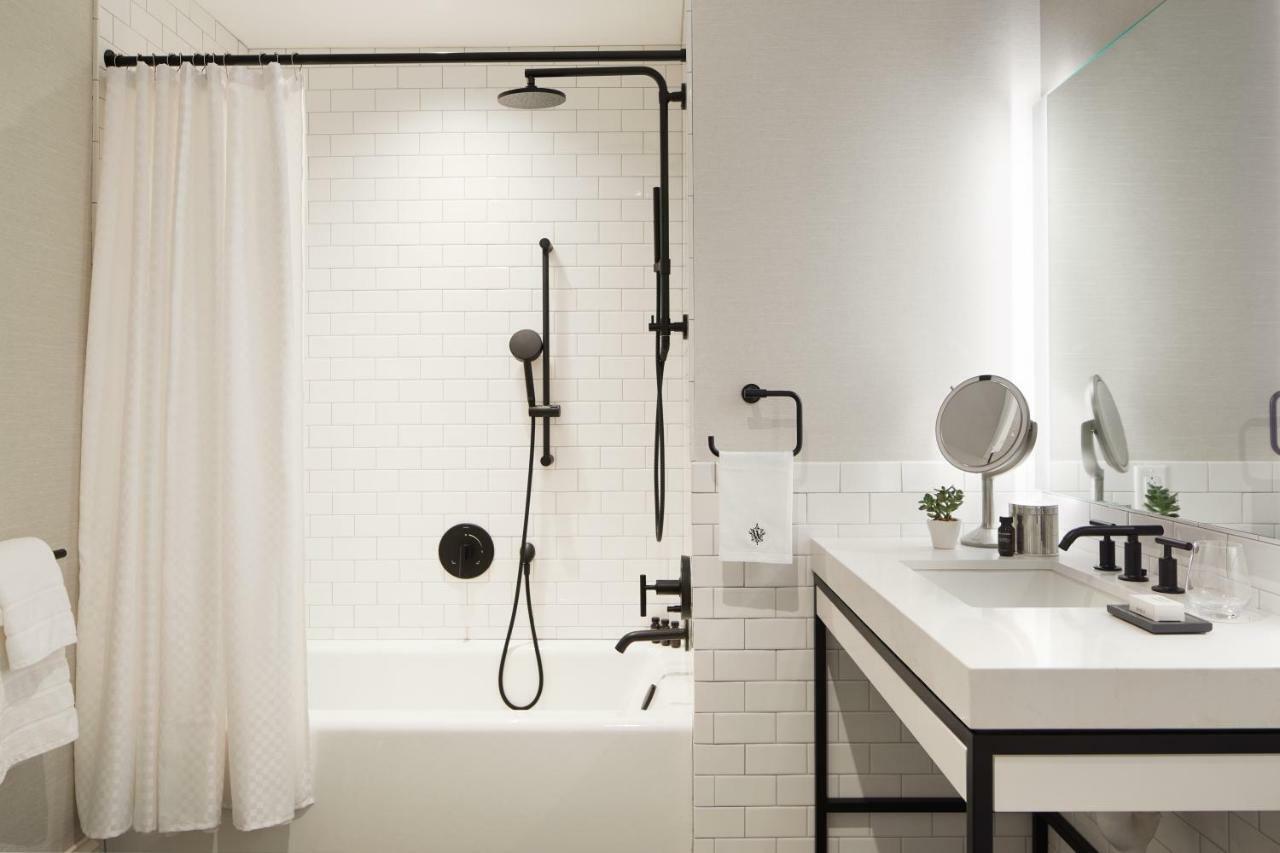 The Whitney Hotel Бостън Екстериор снимка A shower curtain